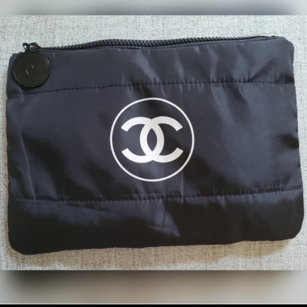 Nylon Novelty Essential Pouch And iPad Holder For Protection